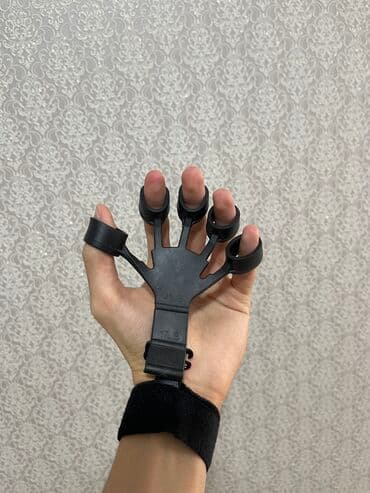 İdman çantaları: Bilək gücləndirici. Dənəsi 5₼ dır. Yenidi satılır. Metrolara — 4