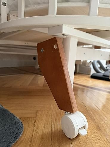 yan bardak: Oğlan və qız üçün, Yeni, Yumru, Beşik, Dəst ilə, Matras ilə, Yellənmə mexanizm ilə — 5