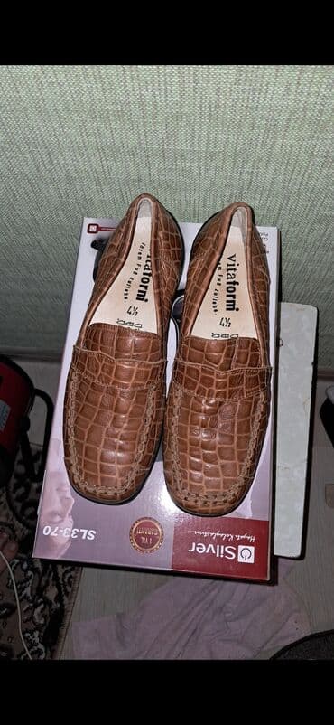 qara mokasinlər: Ölçü: 38, İşlənmiş — 1