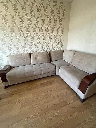 aslanoğlu mebel: AmlBazalı divan 280azn. Saloğlu mebelidi. yaxşı vəziyyətdədir. Ünvan — 1