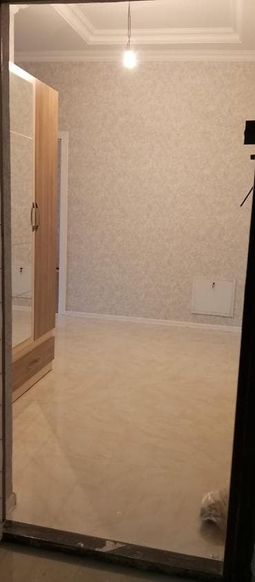 2 mertebeli ev: Ünvan: Sumqayit Bulvar,Beyaz Residence Bina tipi: Yeni Tikili 12/14 — 8