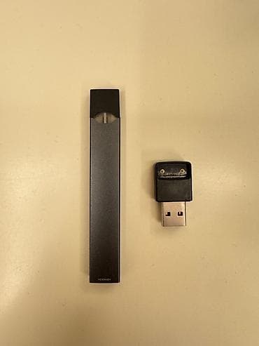 Şəxsi əşyalar: Elektron sigaret Juul. Ideal veziyyetdedir — 1