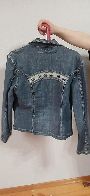geyim modelleri: Qadınlar üçün cins jaket - Material: klassik mavi denim (cins), qalın — 4
