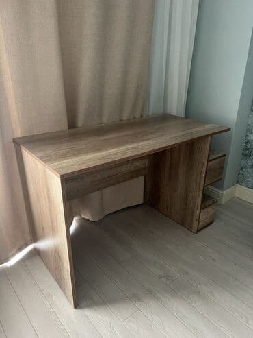 kuxna ustolu: Klassik masa, İşlənmiş, Taxta, Dördbucaq masa — 1