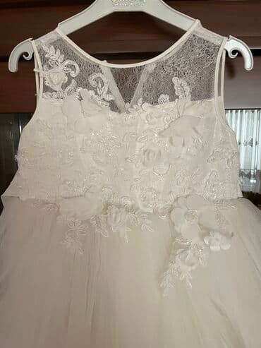 sumqayitda donlar: 8 yaş uşaq uçun ziyafet geyimi. ( 7-9 yaşa uyğundur) Panço-dan 170 azn — 3