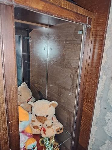 ayakkabi refi: Diqqet sadece ozu satilir oyuncaqlar cixardilacaq Vitrinli bufet – — 4