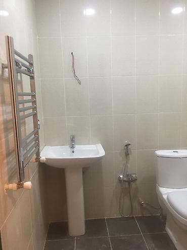 28 mayda kirayə ev: Hövsan. Mida 2 də . 3 otaqlı ev kiraye verirəm. qazı suyu işığı — 4