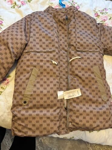 kurtka türkçe ne demek: Uşaq qış gödəkçəsi - Rəng: qəhvəyi/bej tonlarında, bütün səthdə “BB” — 1