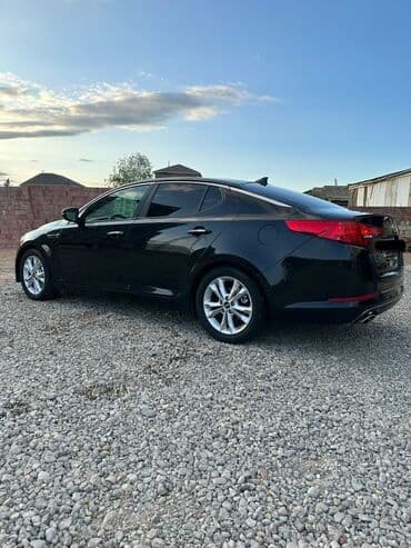 traktor altlıqlı qara qadın bosonojkaları: Kia Optima: 2.4 l | 2013 il Sedan — 12