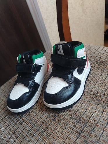 new balance: Rəng - Qara Krossovkalar, Nike, Ölçü: 21, Uniseks — 4