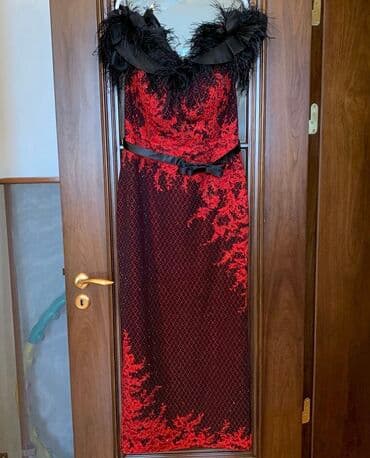 Bir dəfə çox səliqəli şəkildə toya geyinilib