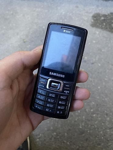 nokia x dual sim: Samsung C5212 Duos, цвет - Черный, Две SIM карты — 1