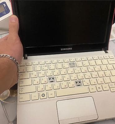 msi noutbuk: Problemsiz adaptor var 3 knopka yoxdu sadəcə Samsung netbuk – çəhrayı — 2