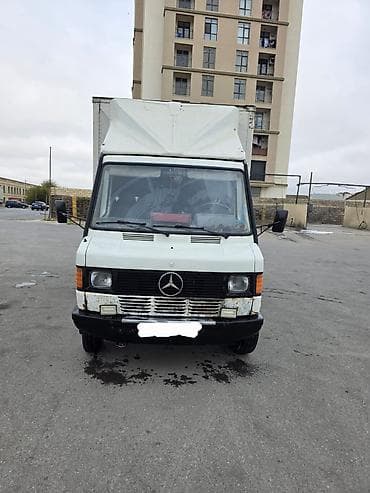 mersedes hissələri: Yükdaşıma üçün Mercedes-Benz furqon tipli yük maşını Xüsusiyyətlər: - — 2