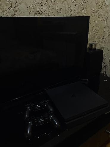 ps5 diskleri: Salam, Playstation 4 Slim satılır. Heç bir problemi yoxdur,cızıqı — 1