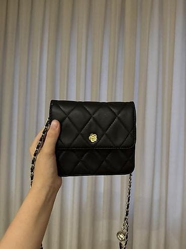 Mini çiyin/çapraz çanta – zəncirli qayışlı, kvadrat formalı, kapitone lalafo.az -da Mini çiyin/çapraz çanta – zəncirli qayışlı, kvadrat formalı, kapitone