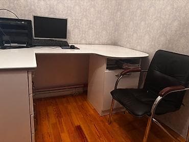 ofis masa: İşçi üçün, Künc masa — 4