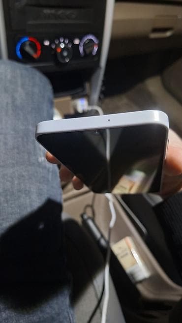 xaladenik alan: Salam Samsung A16 5g Telfonudur Xanim isdifade edib Komecki telfon — 4