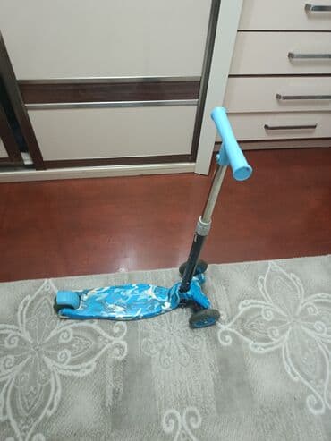 İdman çantaları: Uşaq skuterı – 3 təkərli, mavi rəngdə - İşləkdir, Nasazlığı yoxdur. - — 1