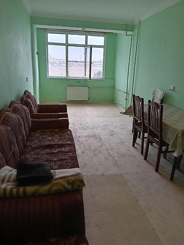 Гаражи: Kirayə verilir: 2 otaqlı mənzil - Geniş zal: divan, stul və masa ilə; — 9