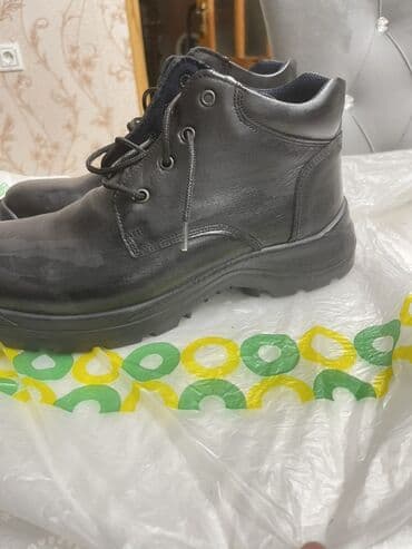 Səndəl və şəp-şüplər: Məhsul: Qara kişi ayaqqabısı (yarımboqda/boot) - Material: hamar qara — 4