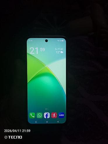 Smartfon - Ekran: Tam ekran, ön kameraya görə damcı formalı çıxıntı