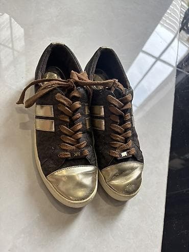 Michael Kors qadın krossovkaları razmer 39 - Model: MK logolu casual — 2