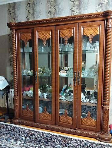 Klassik üslubda böyük şkaf təcili satılır Zərif görünüşü və lalafo.az -da Klassik üslubda böyük şkaf təcili satılır Zərif görünüşü və