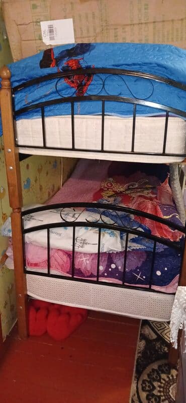 demir ağacı: Oğlan və qız üçün, İşlənmiş, Çarpayı, Matras ilə, Siyirməsiz, Dəmir — 3