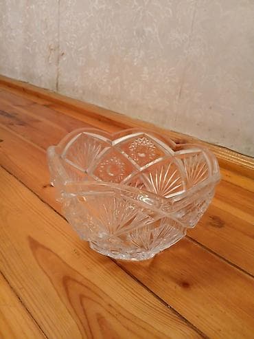balon şuşə: Kəsmə naxışlı şüşə qablar dəsti bir ədədi 12 manat!! əldədir!! - — 2