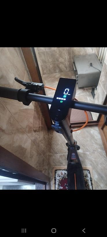 m365 pro scooter: Elektrik skuter - Rəqəmsal ön panel: sürət, batareya səviyyəsi və — 1
