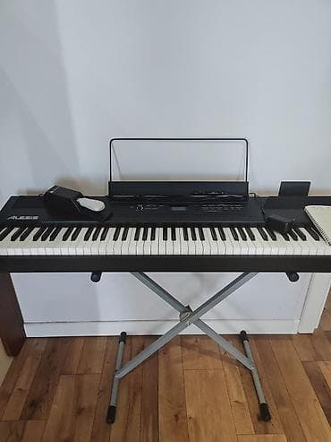 gitara sim: Alesis Recital Pro rəqəmsal piano – 88 tam ölçülü, çəkili — 1