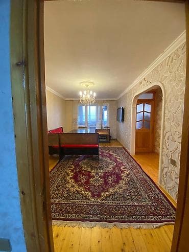 ev 30000: Gəncə şəhərində Metallurq stadionu yazınlığında İsaq Cəfərov küçəsində — 2