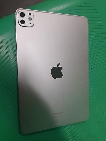 ipad 10th generation: Apple iPad Pro 11 (2-ci nəsil) – Gümüş il 20024 - 11 düym Liquid — 2