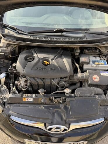 toyota corolla 2006 1.4 diesel: Hyundai Elantra: 1.8 l | 2012 il Sedan — 5