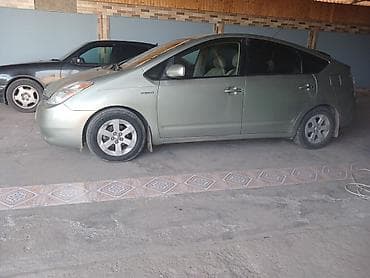 Toyota Prius ikinci nəsil hibrid sedan30ay 600m bez detal zavod -