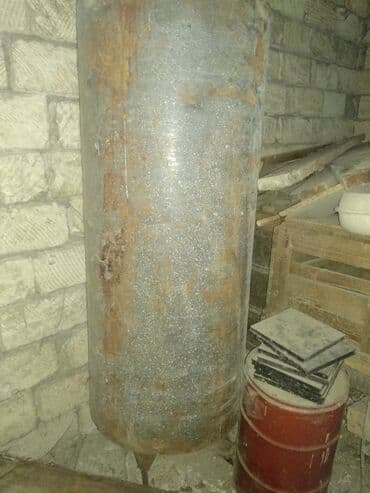 1 ton suyun qiymeti: Sovetin 330 litrlik pivə termosu. İc qati nerjavika,ust qati — 2