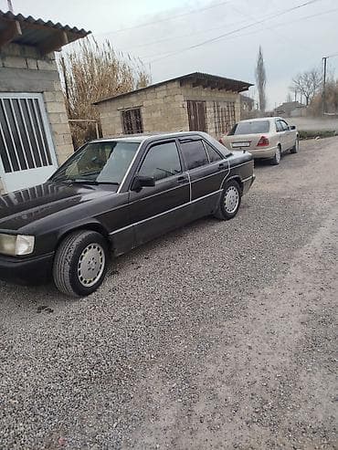 mersedes sükanı: Mercedes-Benz 190 (W201): 2 l | 1990 il Sedan — 1
