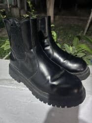 rezin botlar: 1keta,2 botinka birlikdə 30azn.əla vəziyətdədir,istifadə edilmədiyi — 3