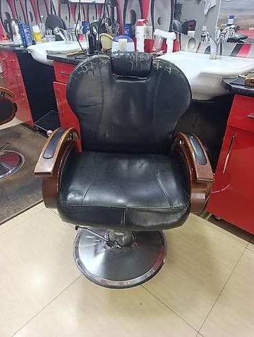 Bərbər kreslosu - Material: qara eko‑dəri oturacaq və bel hissəsi