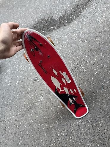 stranger things max: Plastik kruyzer skeytbord – Shark dizaynı - Gövdə: möhkəm ağ plastik — 1