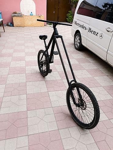 Qeyri-adi “chopper” üslubunda uzun çəngəlli velosiped - Unikal