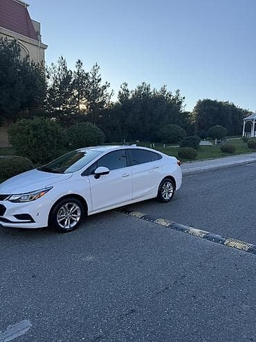 chevrolet cruze 2018: Chevrolet Cruze: 1.4 l | 2018 il 90000 km Sedan — 1