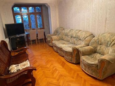 bina az musfiq qesebesi kohne tikili: Bakixanov gesebesi(Razin),252 nomreli mektebin yanı, Leningrad — 1