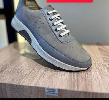 lacın ticarət mərkəzi ziyafət geyimləri: Kişi idman ayaqqabıları – 2 fərqli model 1) Tünd lacivərt slip-on — 2