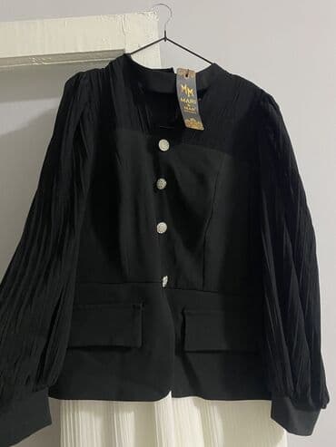 женские хлопковые костюмы: Qara və ağ rənglərdə olan bu qadın kostyumu qəşəng və müasir görünüş — 4