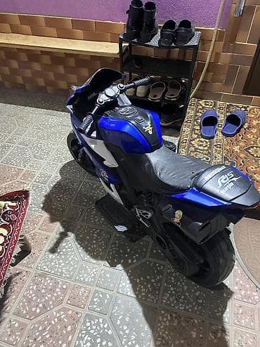 Usaq motoskleti Tam iwlekdi