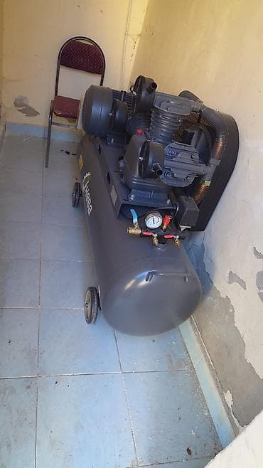 su matoru markus: Sənaye tipli hava kompressoru 200 lt - Güc: 10 HP üçfazalı mühərrik — 4