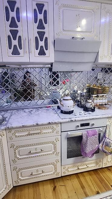 künc moyka: Klassik üslubda mətbəx mebeli dəsti - Rəng: ağ-qızılı ornamentlər ilə — 4