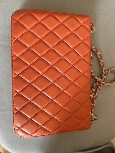 parca canta: Narıncı rəngli zəncirli çiyin çantası.Fransız markası olan Waggon - — 3